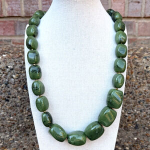 Vintage Joan Rivers Marbled Green Acrylic Lucite Necklace Graduated Bead 26"
